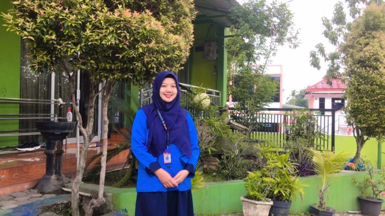 Lina Hikmawati, S.Pd